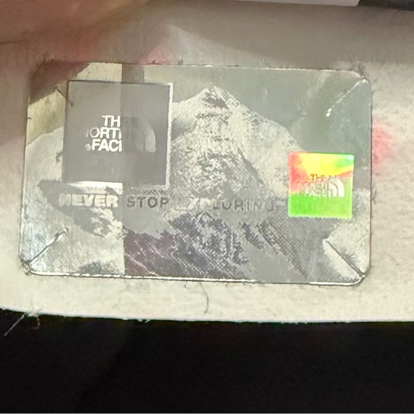 The North Face Black Quilted Puffer Style Jacket - Picture 6 of 6